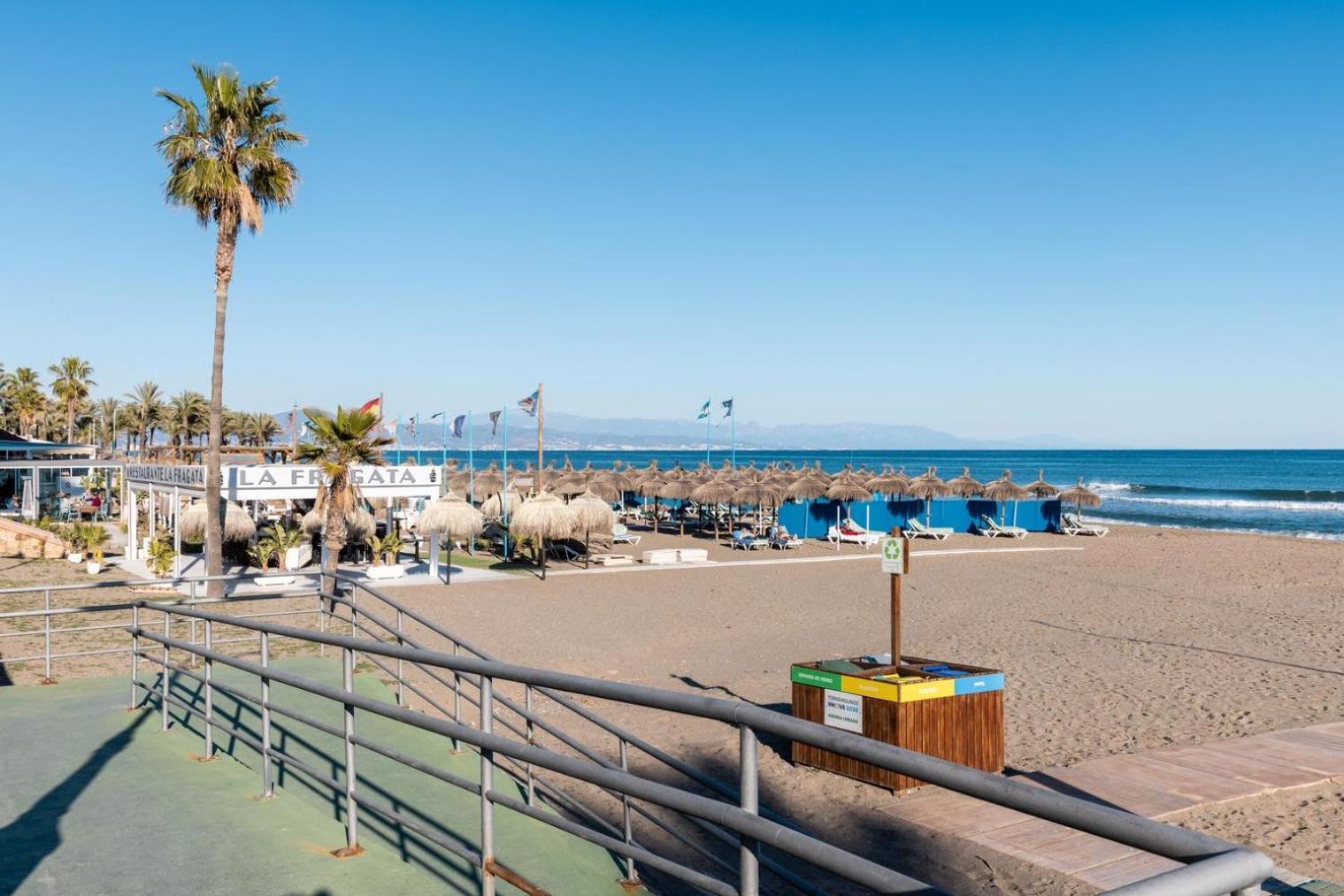 Primera Linea Del Mar - Acceso Directo Playa Carihuela Τορρεμολίνος Εξωτερικό φωτογραφία