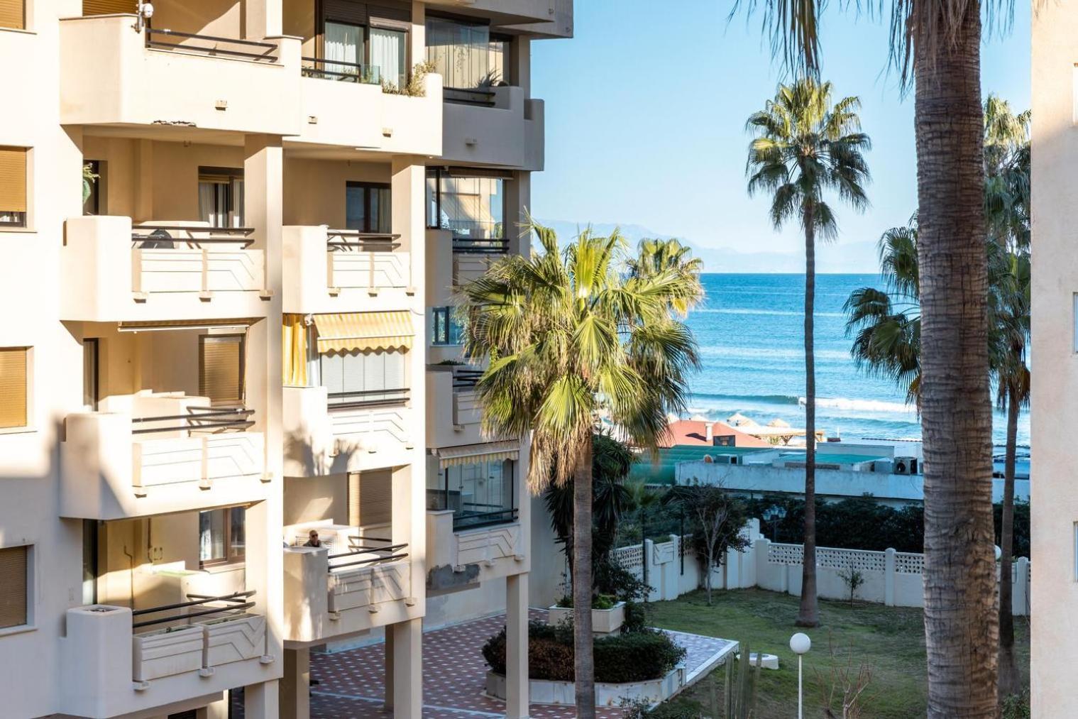 Primera Linea Del Mar - Acceso Directo Playa Carihuela Τορρεμολίνος Εξωτερικό φωτογραφία